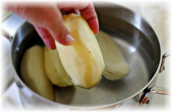 Картофельное пюре с соусом болоньезе.