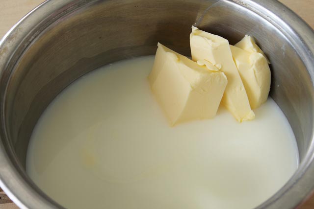 растопить масло в молоке