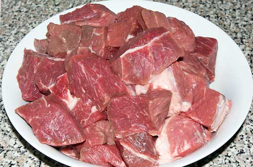 мясо нарезать кусками 