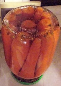 Консервированная маринованная морковь