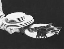 Пирошковые тарелки и столовые приборы